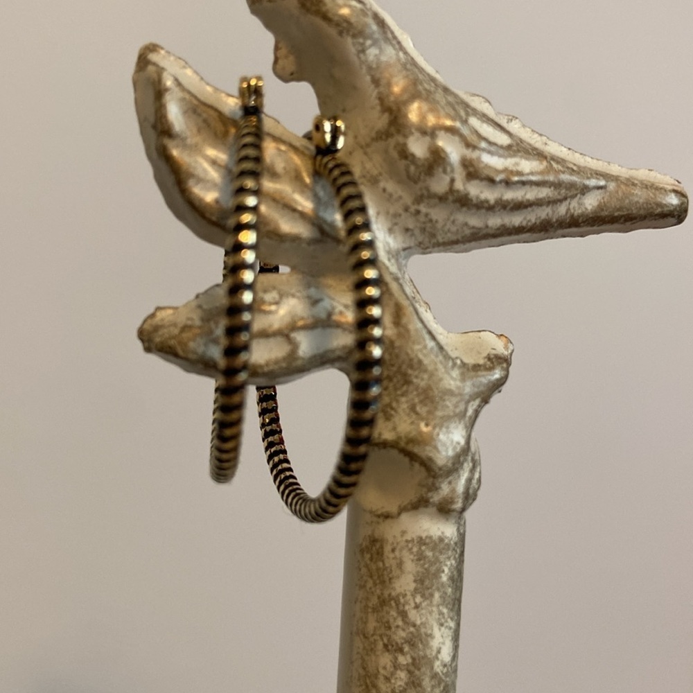 Lia Sophia Roma Hoop Earrings Gold Metal Black Enamel New - Picture 4 of 4